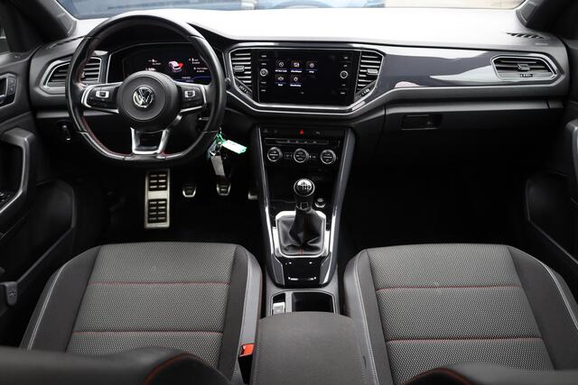 Volkswagen T-Roc 1.5 TSI Sport Business R CARPLAY HALFLEER DIGITAAL-DASH ELEC.ACHTERKLEP/SPIEGELS ADAPTIVE-CRUISE DAB CLIMA 2XPDC 18''LMV