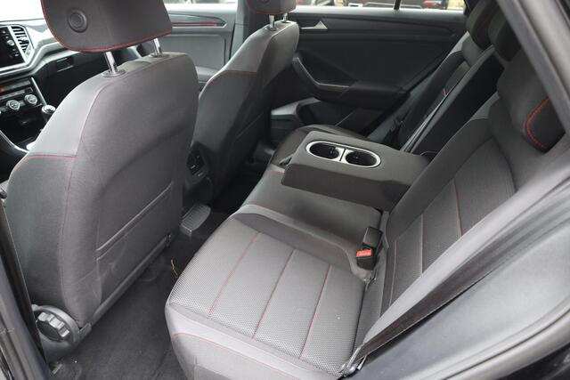 Volkswagen T-Roc 1.5 TSI Sport Business R CARPLAY HALFLEER DIGITAAL-DASH ELEC.ACHTERKLEP/SPIEGELS ADAPTIVE-CRUISE DAB CLIMA 2XPDC 18''LMV