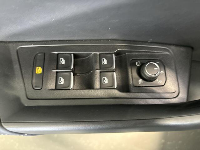 Volkswagen T-Roc 1.5 TSI 150pk DSG R-Line Business · Camera · Apple/Android Car Play · Navigatie · Stoelverwarming · 17'' Inch · Garantie t/m 20-06-2028 of 100.000km