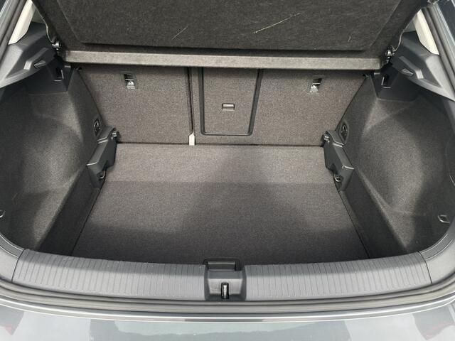 Volkswagen T-Roc 1.5 TSI Sport LED | Trekhaak | Carplay | Camera | Virtual Cockpit | PDC