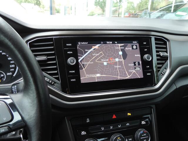 Volkswagen T-Roc 1.5 TSI Style DSG - Camera | DAB | PDC v+a | Alarm | Trekhaak