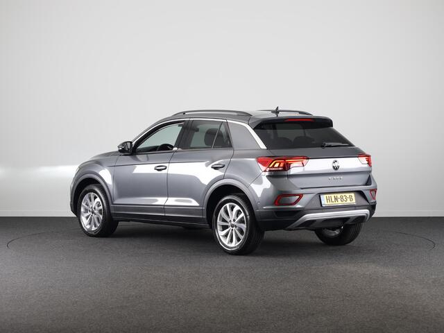 Volkswagen T-Roc Life Edition 1.5 110 kW / 150 pk TSI SUV 7 versn. | Verlengde garantie | Navigatie via App | Parkeersensoren (Park assist) | Achteruitrijcamera | Adaptieve cruise control |