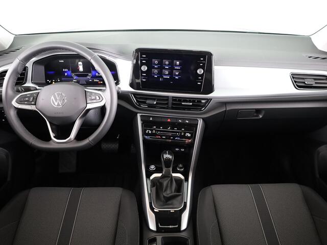 Volkswagen T-Roc Life Edition 1.5 110 kW / 150 pk TSI SUV 7 versn. | Verlengde garantie | Navigatie via App | Parkeersensoren (Park assist) | Achteruitrijcamera | Adaptieve cruise control |