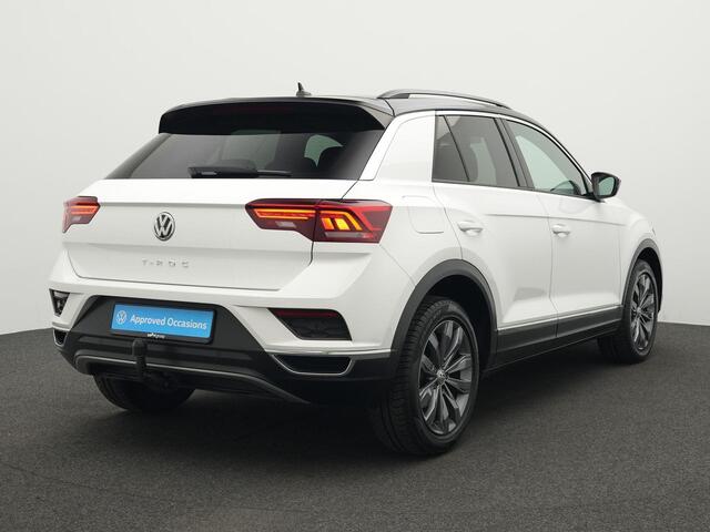 Volkswagen T-Roc 1.5 TSI 150 pk DSG Sport | Trekhaak | Stoelverwarming | Parkeersensoren voor/achter | Elektr. achterklep