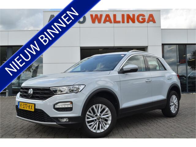 Volkswagen T-Roc 1.5 TSI Business Carplay | Adaptive Cruise | a.Camera | Trekhaak | Climate | Navi | Elektr achterklep | Metallic lak