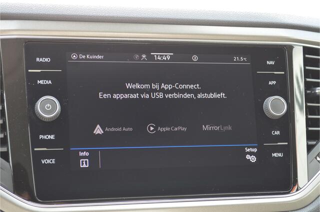 Volkswagen T-Roc 1.5 TSI Business Carplay | Adaptive Cruise | a.Camera | Trekhaak | Climate | Navi | Elektr achterklep | Metallic lak