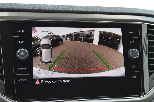 Volkswagen T-Roc 1.5 TSI Business Carplay | Adaptive Cruise | a.Camera | Trekhaak | Climate | Navi | Elektr achterklep | Metallic lak