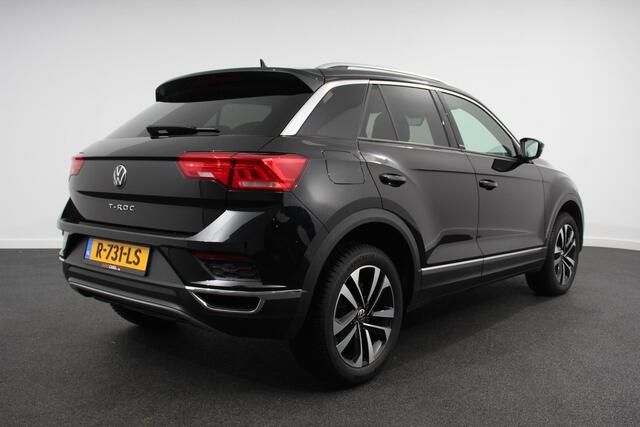 Volkswagen T-Roc 1.5 TSI Active | Navigatie | App Connect | Climate Control | Cruise control Adaptive | PDC VA | App | Winter Pack