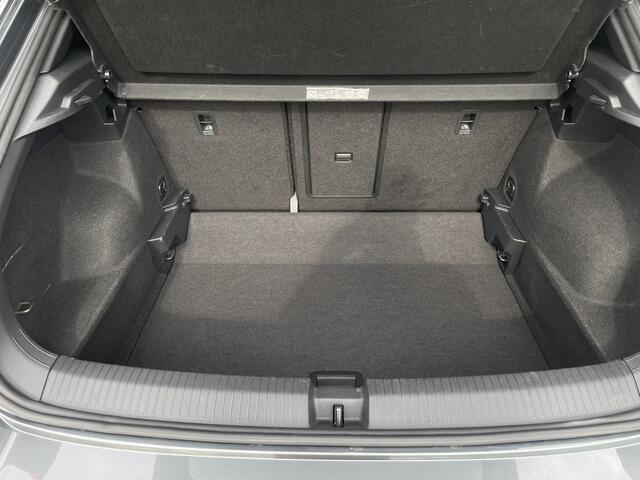 Volkswagen T-Roc 1.5 TSI Sport LED | Trekhaak | Carplay | Camera | Virtual Cockpit | PDC