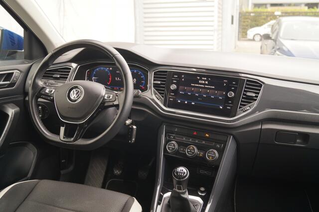 Volkswagen T-Roc 1.5 TSI 150pk Sport -PANO-DIGI-LED-ECC-PDC-