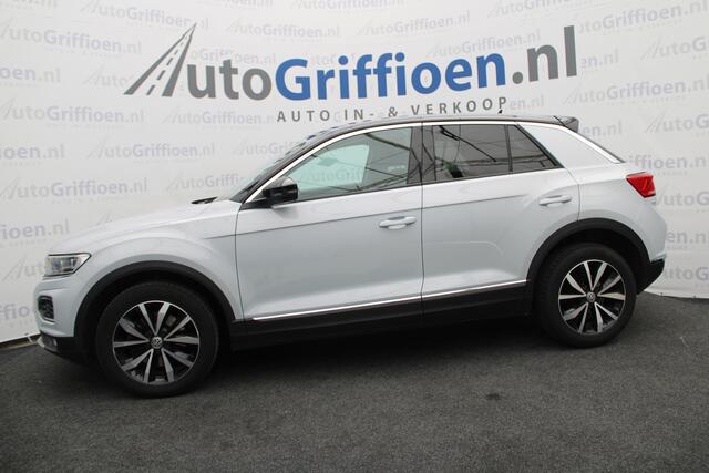 Volkswagen T-Roc 1.5 TSI Sport nette SUV met licht tik in de motor