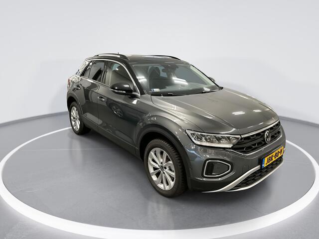 Volkswagen T-Roc 1.5 TSI 150pk DSG Life Edition · Apple/Android Car Play · Camera · Keyless · Navigatie · P-Sensoren · Park Assist · 17'' Inch · Garantie t/m Februari 2027