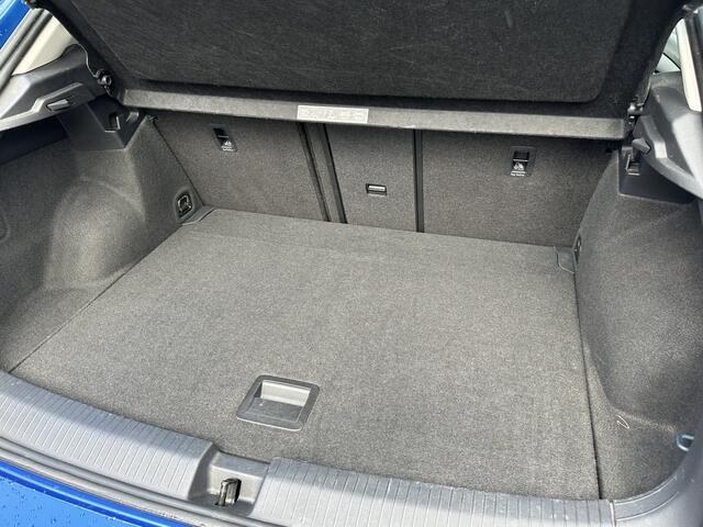 Volkswagen T-Roc 1.0 TSI Style Navigatie/Cruise/Climate control/Achterklep elektrisch bedienbaar Applecarplay/Android