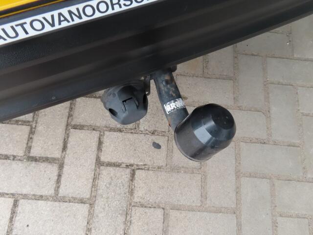 Volkswagen T-Roc 1.0 TSI Style Ecc Navi2x Pdc Trekhaak 2018