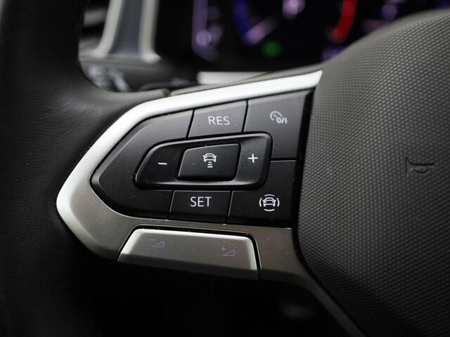 Volkswagen T-Roc 1.5TSI/150PK Style DSG · Navigatie · Apple Car Play · Trekhaak · Garantie tot november 2026