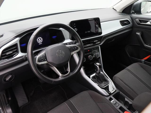 Volkswagen T-Roc 1.5 TSi Life 150 Pk Automaat | Adaptive Cruise | Carplay | Camera | Parkeersensoren | Privacy Glass | LED | 16 Inch | 62.094 Km