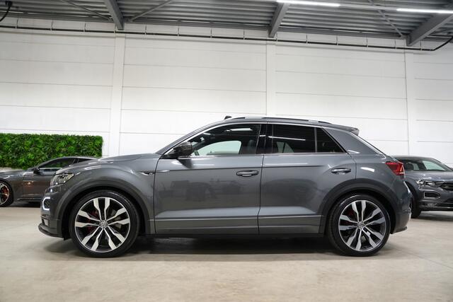 Volkswagen T-Roc 1.5 TSI DSG 3x R-Line * Pano - Trekhaak - Virtual - Camera - 19" - ACC - App *