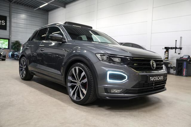 Volkswagen T-Roc 1.5 TSI DSG 3x R-Line * Pano - Trekhaak - Virtual - Camera - 19" - ACC - App *