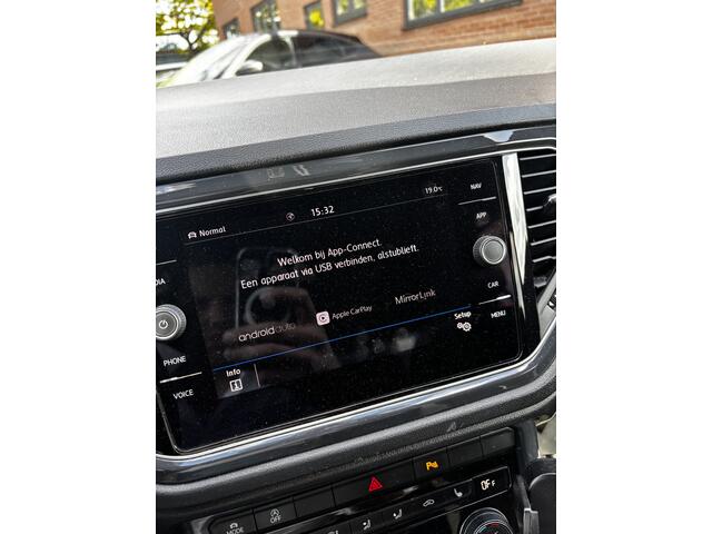 Volkswagen T-Roc 1.5 TSI Sport Sfeerverlichting Trekhaak Camera DSG automaat