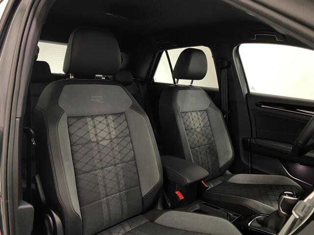 Volkswagen T-Roc 1.5 TSI Life Edition 2x R line edition Camera IQ-light/Matrix ACC Navigatie 17inch Virtual Cockpit Apple carplay