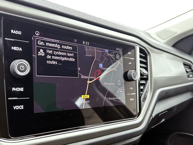 Volkswagen T-Roc 1.0 TSI Style / Navi / Adap-cruise / Trekhaak / Roofrail / Lmv 16" / Multimedia / Apk 02-2026