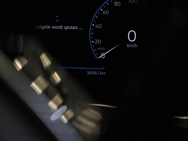 Volkswagen T-Roc 1.0 TSI 110 pk Style Business | Panoramadak | Achteruitrijcamera | Navigatie | Stoelverwarming | Adaptive Cruise