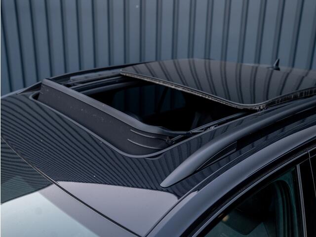 Volkswagen T-Roc 1.5 TSI R-Line Business | Panodak | Beats | Keyless | Trekhaak | IQ Light | Side Assist | Prijs Rijklaar!!