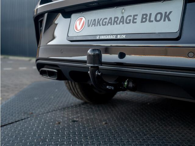 Volkswagen T-Roc 1.5 TSI R-Line Business | Panodak | Beats | Keyless | Trekhaak | IQ Light | Side Assist | Prijs Rijklaar!!