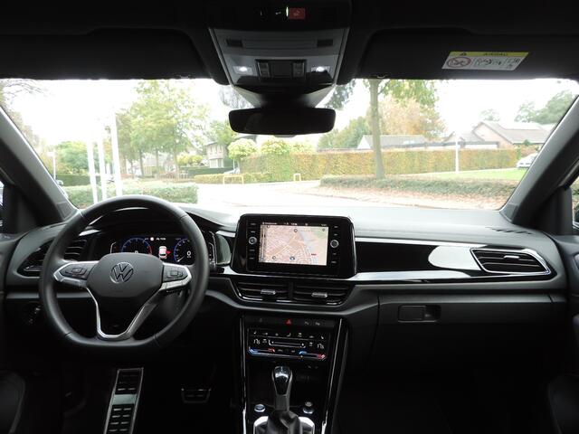 Volkswagen T-Roc 1.5 TSI Black Style DSG - Camera | ACC | Matrix LED | CarPlay | Park Assist | Elek. klep | Massage