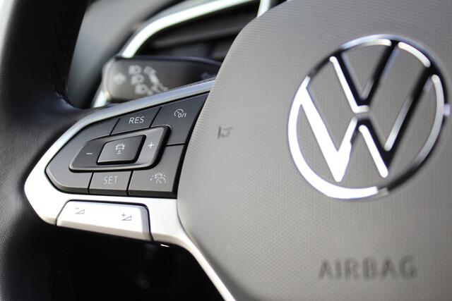 Volkswagen T-Roc 1.5 TSI R-Line | Pano | Camera | Carplay |