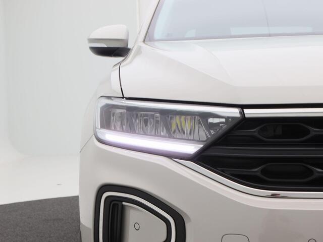 Volkswagen T-Roc 1.0 TSi 110 Pk Life Business | Navigatie | LED | 16 Inch | Camera | Stoelverwarming | Parkeersensoren | Adaptive Cruise | 97.091 Km!!
