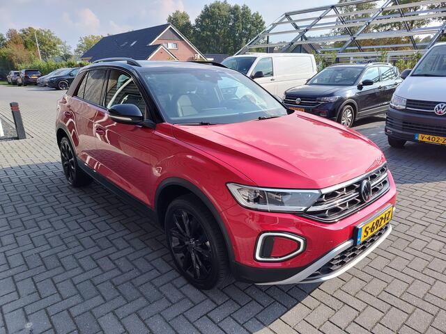 Volkswagen T-Roc 1.5 TSI 150pk DSG Style Navigatie Black Style Adaptive Cruise