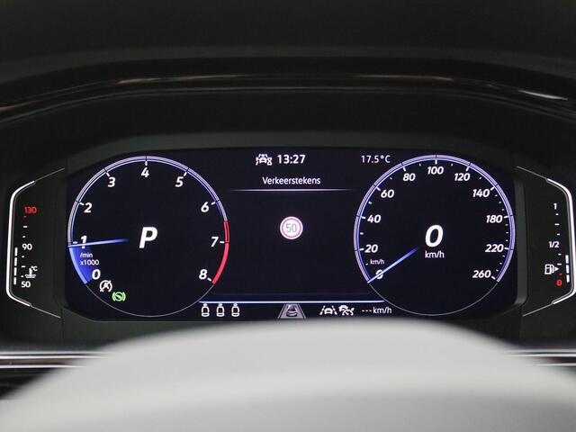 Volkswagen T-Roc 1.5 TSI R-Line Business 150PK DSG Trekhaak, Pano-Schuifdak, 19" LM Velgen, Black Style, LED-Matrix, Keyless Entry & Start, Achteruitrijcamera, Travel Assist,