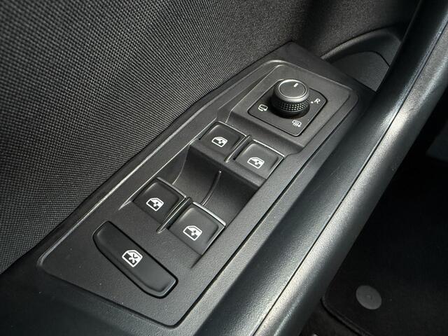 Volkswagen T-Roc 1.0 TSI Style ?Navigatie ?Apple Carplay & Android Auto ?Climate ?Adapt. Cruise ?Parkeersensoren ?Lichtmetaal 17"