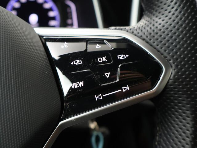 Volkswagen T-Roc 1.5 TSI R-Line Business+ | 150 PK | Automaat | Stoelverwarming | Adaptive Cruise Control | Achteruitrijcamera |