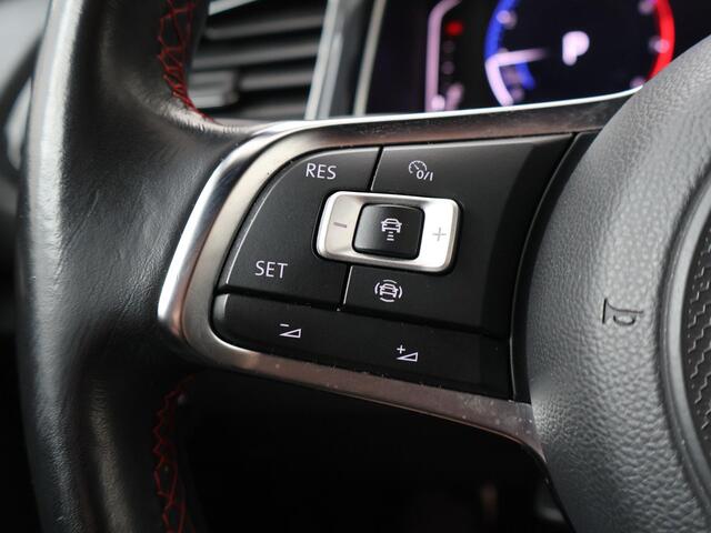 Volkswagen T-Roc 1.5 TSI Sport Business R | 150 PK | Automaat | Panoramadak | Beats audio | R-Line |