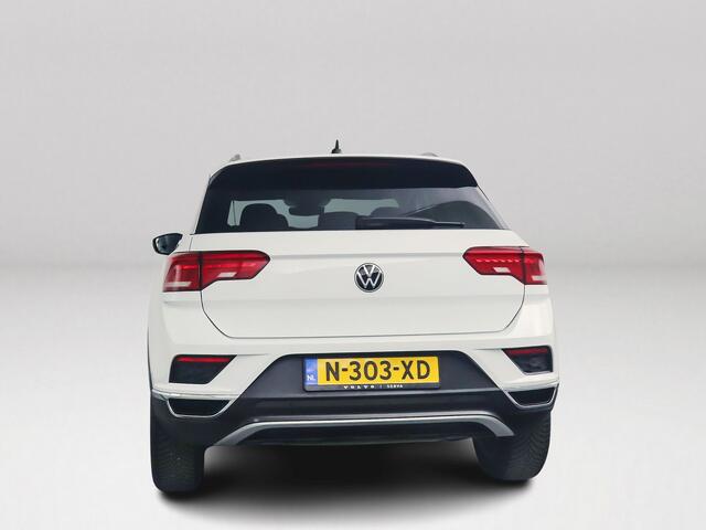 Volkswagen T-Roc 1.5 TSI Style Business | Stoelverwarming | Parkeercamera | Navigatie