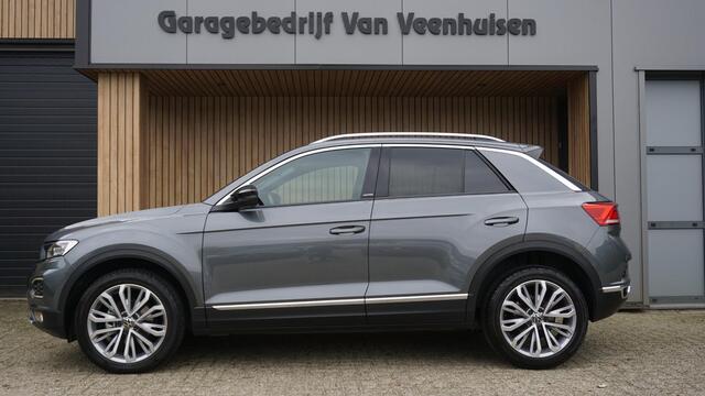 Volkswagen T-Roc 1.5 TSI 150pk DSG United Virtual Cockpit Trekhaak LED 18inch LM Adaptive Cruise *Zeer Nette T-Roc* 53698km!