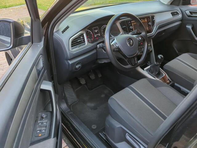 Volkswagen T-Roc 1.0 TSi 110 Pk Style | Trekhaak | Adaptive Cruise | Navigatie | CarPlay | ECC | Parkeersensoren | 68.883 Km!!