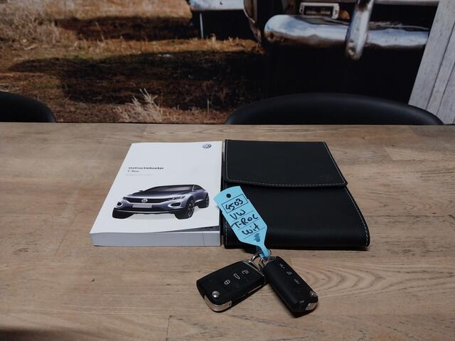 Volkswagen T-Roc 1.5 TSI Sport Business R Line VIRTUAL COCKPIT ADAPT CRUISE CAMERA PARK ASSIST HALF LEER LED NAVI ECC TREKHAAK