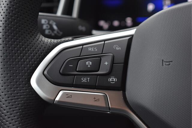 Volkswagen T-Roc 1.5 TSI R-Line Edition Virtual cockpit, Adaptive cruise, Camera, PDC, Stoelverwarming, Carplay