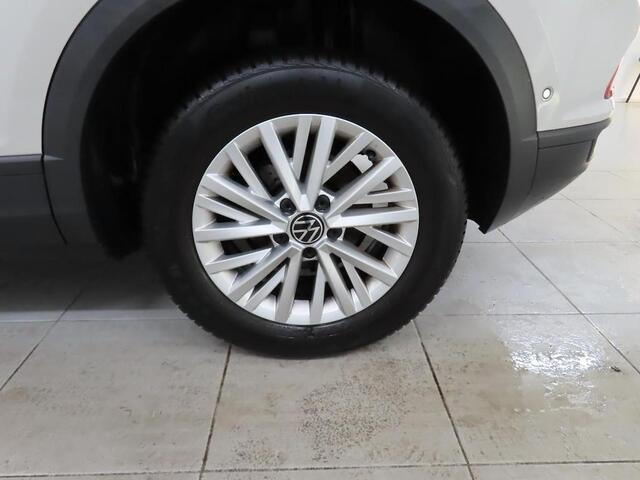 Volkswagen T-Roc 1.5 TSI 150pk DSG Automaat Life Navi Camera Trekhaak Parking pack Digi Dash Dealeronderhouden