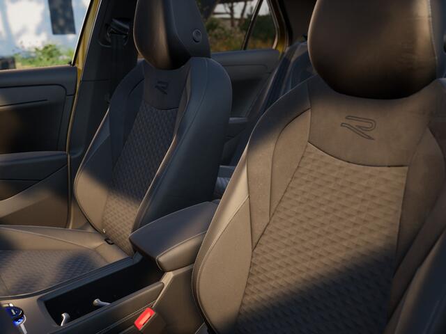 Volkswagen T-Roc R-Line First Edition 1.5 eTSI 150 PK | Trekhaak | Elektrische Achterklep | 360 Camera | Head-Up Display | Stoel- & Stuurverwarming |