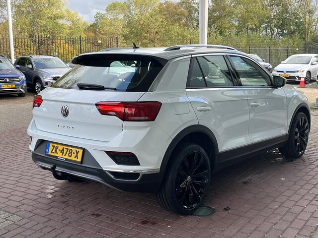 Volkswagen T-Roc 1.5 TSI Style Business / 150PK / Elect. Achterklep / 18 Inch / Trekhaak / Navigatie / Apple Carplay / PDC / Adaptive Cruise