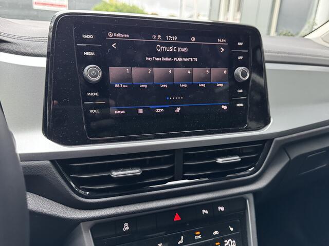 Volkswagen T-Roc 1.5 TSI 150pk DSG Life Edition Navigatie Winterpakket ACC Keyless Camera