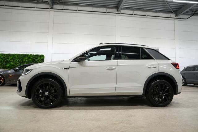 Volkswagen T-Roc 1.5 TSI R-Line * Pano - Trekhaak - IQ Light - Camera - ACC - Beats *