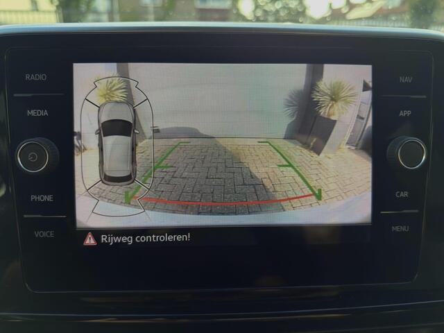 Volkswagen T-Roc 1.5 TSI 3x R-Line IQ Light/Pano/Keyless/