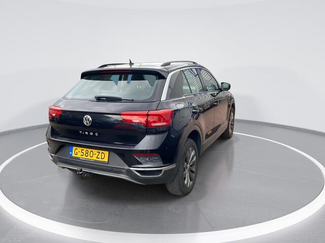 Volkswagen T-Roc 1.5/150PK TSI Style · Apple/Android Car Play · Navigatie · Camera + Parkeersensoren · Trekhaak · 17 inch ·