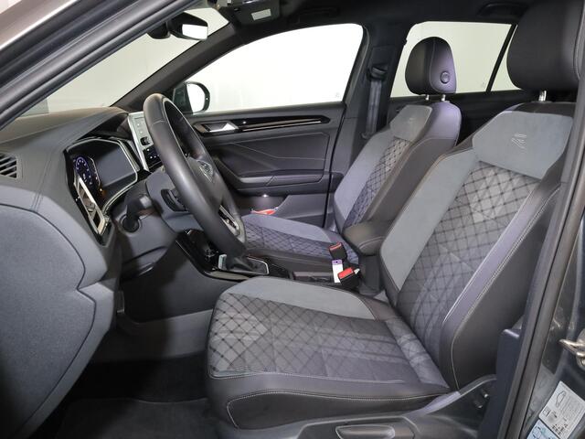 Volkswagen T-Roc 1.5 TSI R-Line 150 pk Automaat (DSG) | Verlengde garantie | Navigatie | Parkeersensoren (Park assist) | Achteruitrijcamera | Stoelverwarming | R-Line |