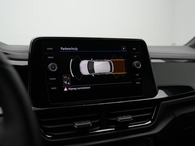 Volkswagen T-Roc 1.5 TSI 150 pk DSG R-Line | Panoramadak | IQ Light | Carplay | Parkeersensoren voor/achter | Adaptive Cruise